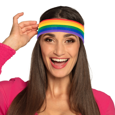 Een zweetband voor het hoofd in de kleuren van de regenboog.