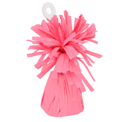 Poids pour ballon rose clair avec un crochet transparent pour attacher les ballons.