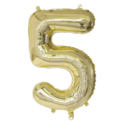Gouden folieballon in de vorm van het cijfer 5.
