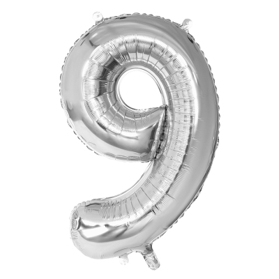 Zilveren folieballon in de vorm van het cijfer 9.