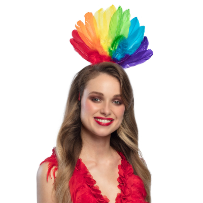 Rode Pride tiara in regenboogkleuren met elastiek aan onderzijde zodat de diadeem goed blijft zitten op het hoofd.
