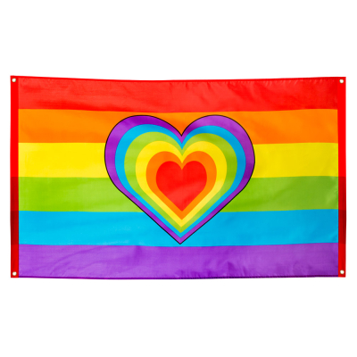 Regenbogenflagge aus Polyester mit einem großen Regenbogenherz in der Mitte und Ringen an den Ecken zum Aufhängen der Flagge.