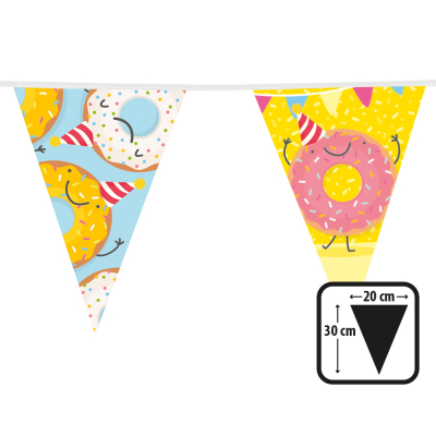 Vlaggenlijn met een vrolijk donut design met vlaggen van 30 x 20 cm in 2 verschillende designs: één lichtblauw met een gele en witte lachende donut met feesthoedje en één gele met een vlaggenlijntje en roze lachende donut met feesthoedje.