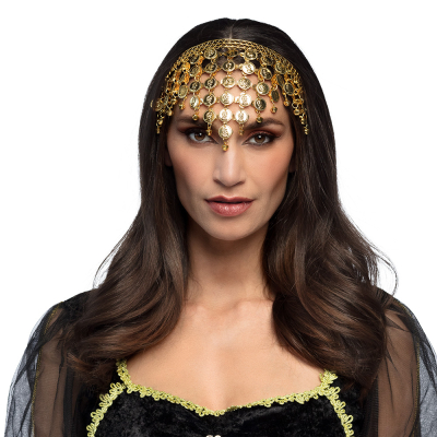 Vrouw met Arabische, goudkleurige hoofdband met bedels.