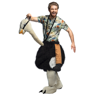 Lachende man draagt een grappige struisvogel carry me kostuum.