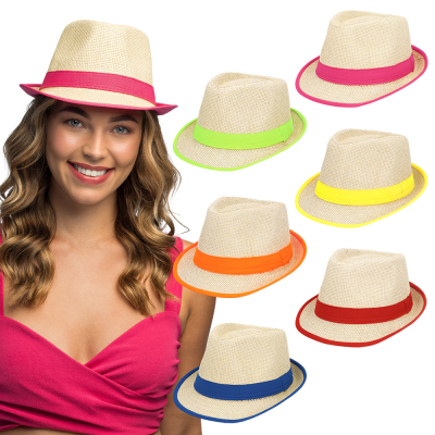 Strohhut in Fedora-Optik mit pinkfarbenem Kontrastband, ideal für Sommerpartys, Festivals und Mottopartys.