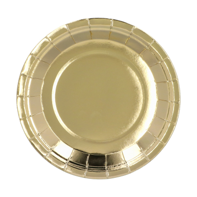 Assiette en papier dorée de 23 cm pour les fêtes chics telles que les anniversaires, les jubilés ou une fête à thème doré.