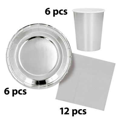 Silbernes Party-Set mit 6 Tellern, 6 Bechern und 12 Servietten für kleine Partys, ideal für Geburtstage, Silvester oder elegante Cocktailpartys.