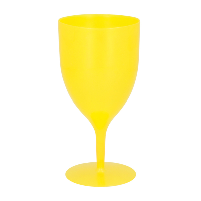 Gele kunststof drinkbeker met voetje.