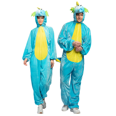 Vrouw draagt een blauw zeepaardje funny onesie kostuum.